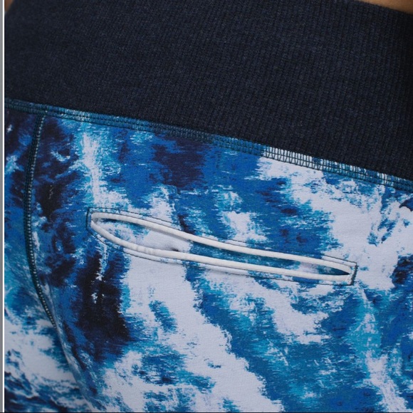 Lululemon No Sweat Pant in Silver & Navy Blue - Picture 6 of 14